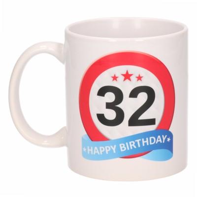 32 jaar Verjaardag koffiemok - cadeau beker - stopbord print - 300 ml - keramiek - wit