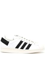 adidas baskets à rayures signature - Blanc
