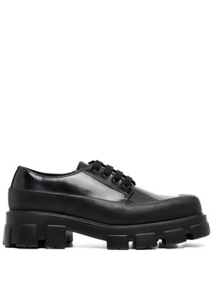 Prada derbies à fini brossé - Noir