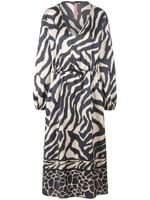 Jurk zebradessin Van twenty six peers beige