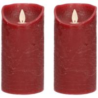 Led kaars/stompkaars - 2x - bordeaux rood - H15 x D7,5 cm - wax - warm wit licht - bewegende vlam