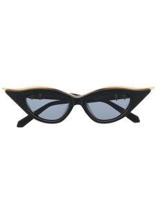 VALENTINO GARAVANI EYEWEAR lunettes de soleil à monture papillon - Noir