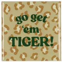 Daan Kromhout Design tegeltje keramiek go get 'em tiger 10x10cm brown
