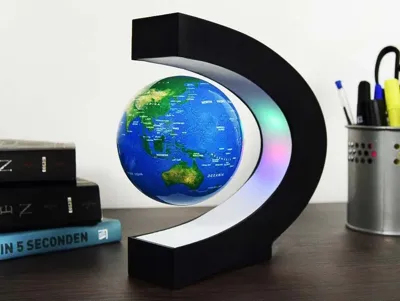 Kleine Zwevende Wereldbol Kleine Zwevende Wereldbol