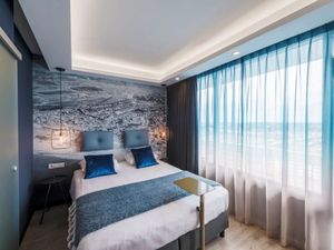 Overnachting + ontbijt aan het strand van Zandvoort (2p)