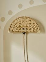 Regenboog wandlamp in rotan en riet hout