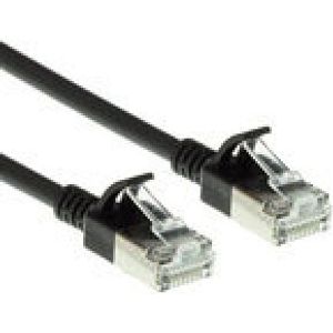 ACT Zwarte 1 meter LSZH U/FTP CAT6A datacenter slimline patchkabel snagless met RJ45 connectoren