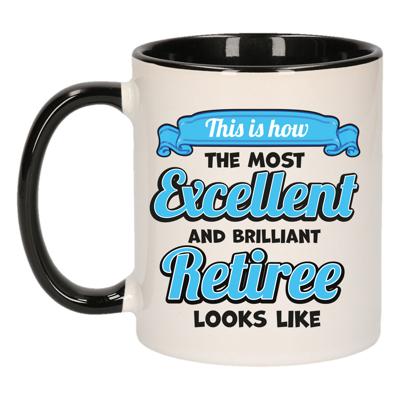 Cadeau koffie/thee mok - excellent gepensioneerde - zwart - keramiek - 300 ml