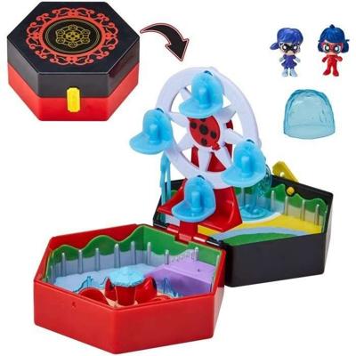 BANDAI - Wonderbaarlijk lieveheersbeestje - Chibi Mini Universe Amusement Park - Minifiguren Marinette en Climatika inbegrepen - P50553