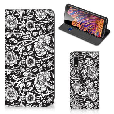 Samsung Xcover Pro Smart Cover Black Flowers Samsung Xcover Pro Smart Cover Black Flowers