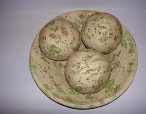 Decoratieve schaal met 3 ballen