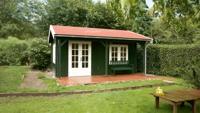Lugarde Blokhut B16 400x400 cm - 44 mm- Zadeldak- Onbehandeld vurenhout- Lugarde
