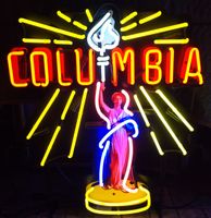 Columbia Logo Neon Met Achterplaat 66 x 77 cm