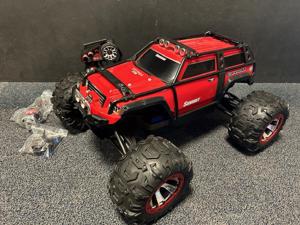 Tweedehands Traxxas Summit - Rood