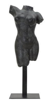 BEELDHOUWER MUSEUM VROUW CM 19X17X50
