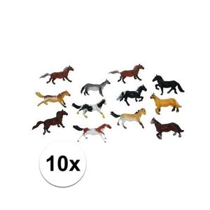 Paardjes set van 10x plastic speelgoed paarden van 6 cm