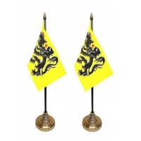 Vlaanderen tafelvlaggetjes - 2x stuks - 10 x 15 cm - met gouden standaard - H27 cm - versiering
