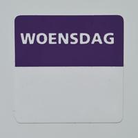 Etiket woensdag wit/paars 25x25mm 500 st