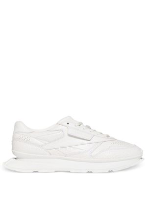 Reebok LTD baskets Classic LTD à effet craquelé - Blanc