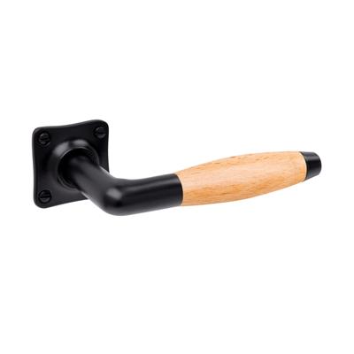 De Oude Deurklink Deurklink klassiek, eikenhout handgreep, geveerd met vierkant rozet in mat zwart