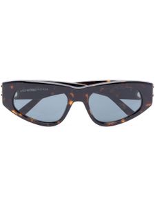 Balenciaga Eyewear lunette de soleil Dynasty à monture papillon - Marron