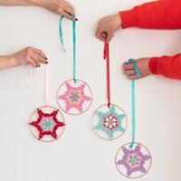 Yarn and Colors Colorful Christmas Star Haakpakket