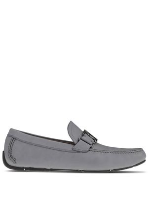 Ferragamo mocassins en cuir à plaque logo - Gris