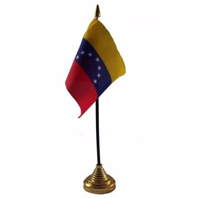 Vlag Venezuela tafelvlaggetje - 10 x 15 cm - met gouden standaard - Hoogte 27 cm Vlag Venezuela tafelvlaggetje - 10 x 15 cm - met gouden standaard - Hoogte 27 cm