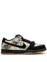 Nike x Supreme baskets SB Dunk 'Rammellzee' - Noir