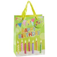 Cepewa verjaardag giftbags/cadeau tasjes - groen - happy birthday - kaarsjes - 17 x 23 x 9 cm Cepewa verjaardag giftbags/cadeau tasjes - groen - happy birthday - kaarsjes - 17 x 23 x 9 cm