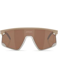 Oakley lunettes de soleil oversize à logo imprimé - Marron