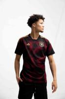 Duitsland Uit Shirt Senior 2022-2023 - Maat XXL - Kleur: RoodZwart | Soccerfanshop - thumbnail