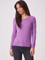 Basic fijngebreide boothals trui van biologisch cashmere
