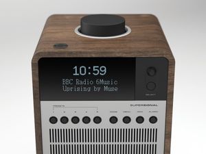 Revo: SuperSignal FM/DAB+ Radio met Bluetooth - Walnut/Silver
