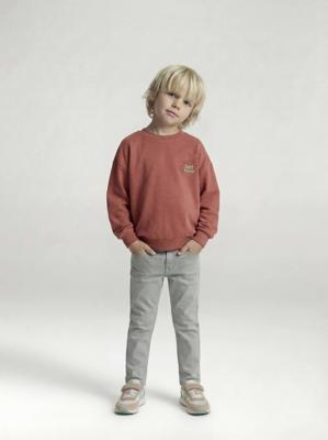 Onverwoestbare jongensbroek die makkelijk aan te trekken is saliegroen