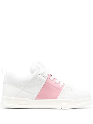 Valentino Garavani baskets en cuir à logo embossé - Blanc
