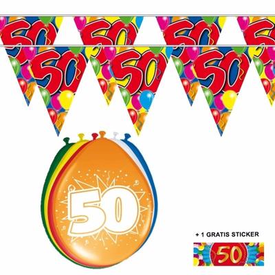 Voordeelset 50 jaar versiering - met 2x vlaggenlijnen - 8x ballonnen - sticker Voordeelset 50 jaar versiering - met 2x vlaggenlijnen - 8x ballonnen - sticker