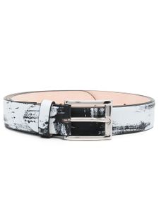 Maison Margiela ceinture en cuir à effet brossé - Blanc