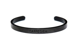 Key Moments 8KM-BM0001 Bangle met tekst carpe diem one-size zwart