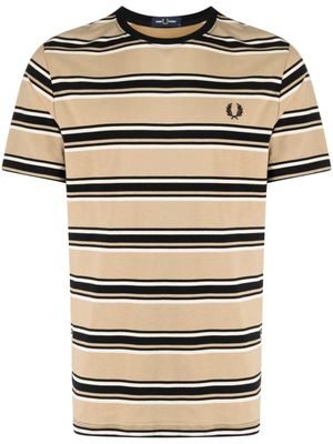 Fred Perry t-shirt rayé en coton à logo brodé - Multicolore