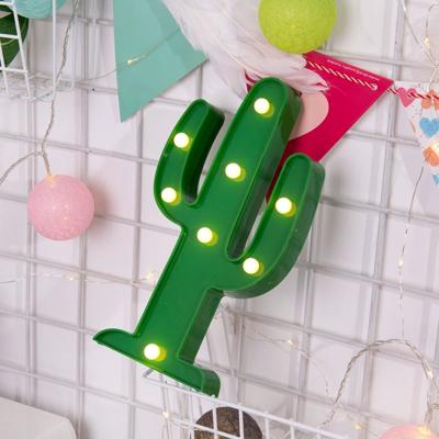 Creatieve Cactus vorm Warm wit LED decoratie Light 2 x AA batterijen aangedreven partij Festival tabel bruiloft Lamp nachtlampje (groen)