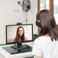 Logitech 960-001063 webcam 3 MP 1280 x 720 Pixels USB Donkergrijs - thumbnail