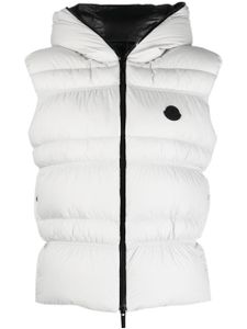 Moncler gilet matelassé à patch logo - Gris