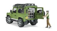 Land Rover Defender Station Wagon met boswachter en hond van Bruder - thumbnail