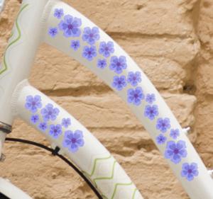 Fietssticker paarse bloemen