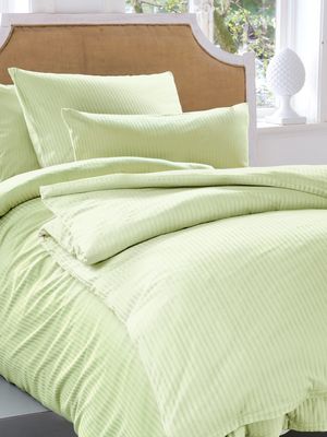 Dekbedovertrek ca. 155x200 cm / sloop ca. 80x80 cm Van Irisette groen