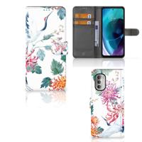 Motorola Moto G51 5G | Telefoonhoesje | Met pasjeshouder | Bird Flowers