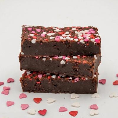 Love Bite Brownie - 12 Brownies Per Post - Brievenbus Pakket - Box Brownies - Hartjes Brownie - Traktatie Hartjes - Hart Onder De Riem Cadeau - Love Love Bite Brownie - 12 Brownies Per Post - Brievenbus Pakket - Box Brownies - Hartjes Brownie - Traktatie Hartjes - Hart Onder De Riem Cadeau - Love