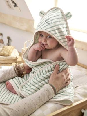 Personaliseerbare badcape met jacquardstrepen en washandje saliegroen