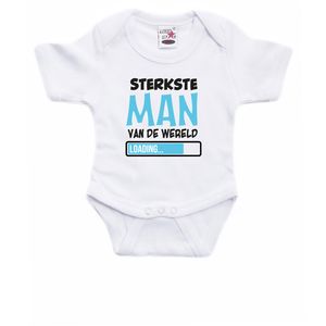 Baby rompertje - Sterkste Man - wit/blauw - babyshower/kraamvisite cadeau